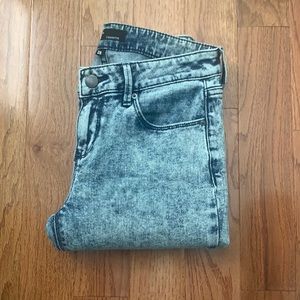 What:Skinny Jeans
Brand:Urban Outfitters
Size: 28